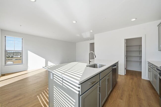 Building Photo - 6911 Cosby Vlg Ter