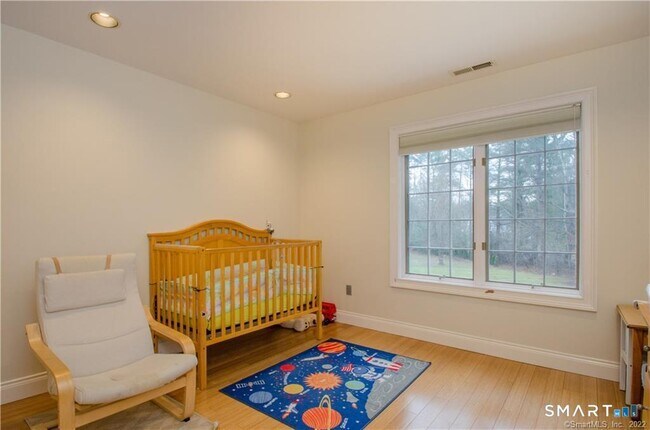 Building Photo - 4 Buckingham Ln