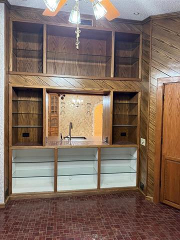 Building Photo - 2309 Richwood Dr