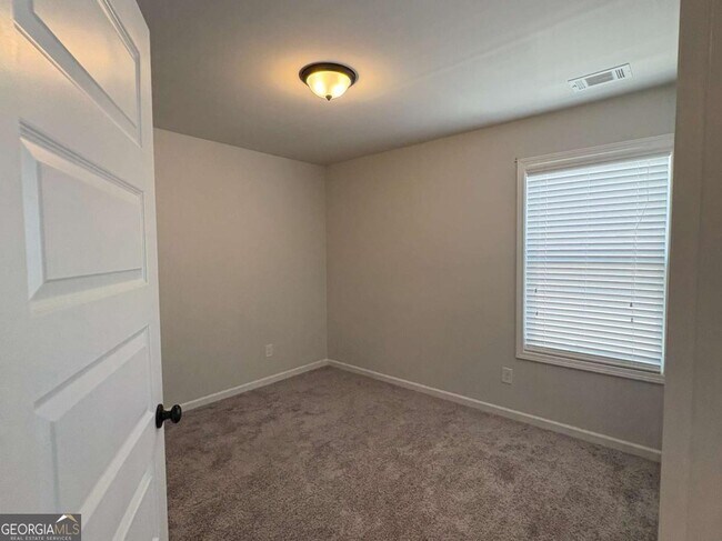 Building Photo - 304 Sterling Creek Wy