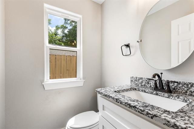 Building Photo - 1606 W Johnson St