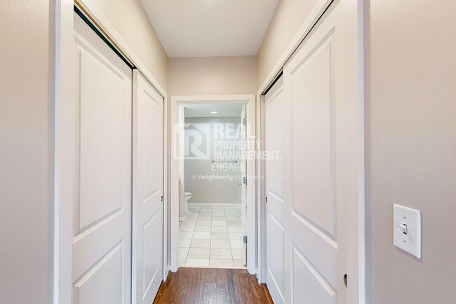 Building Photo - 2 Bedroom Condo Available for Rent in the ...