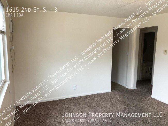 Building Photo - 1615 2nd St S