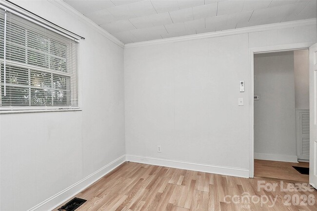 Building Photo - 1728 Lombardy Cir