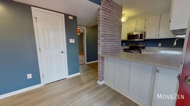 Building Photo - 2305 Brandt Village