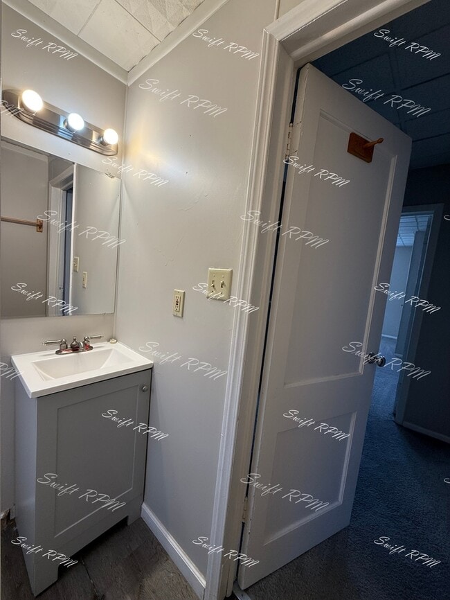 Building Photo - 314 E Kansas St