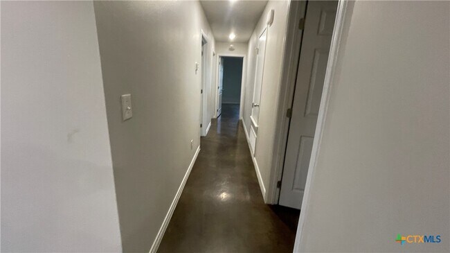 Building Photo - 202 Lowes Blvd