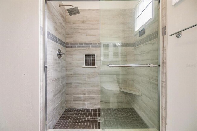 Building Photo - 501 Knights Run Ave