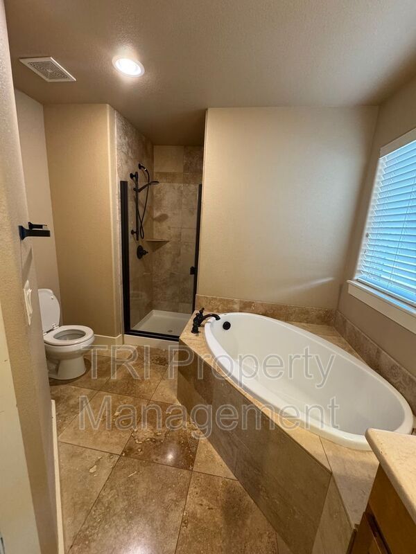 Building Photo - 4249 Woodlake Ln