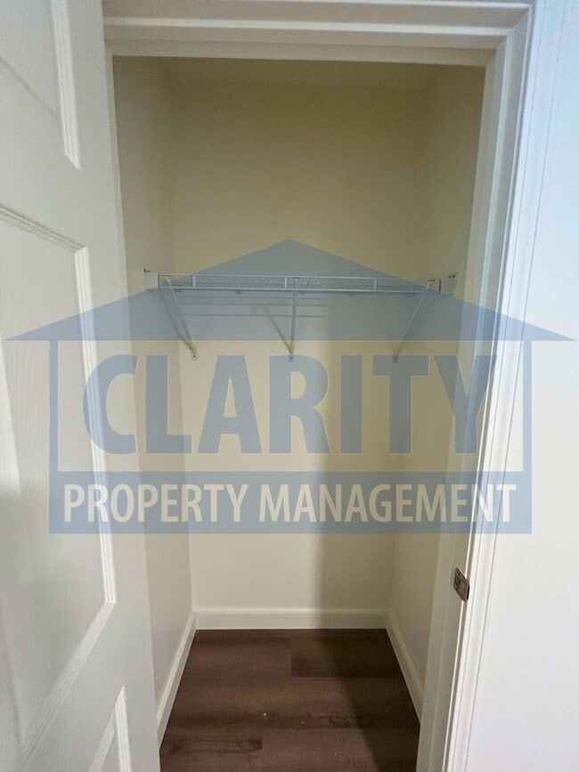 Building Photo - Three bedroom ranch-style home!