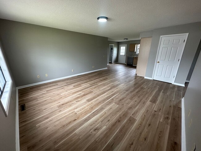 Building Photo - 1007 Northwood Dr
