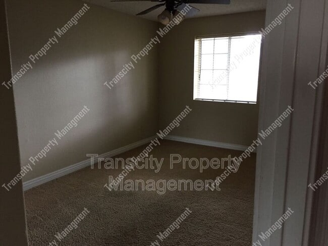 Building Photo - 5118 E Adobe St