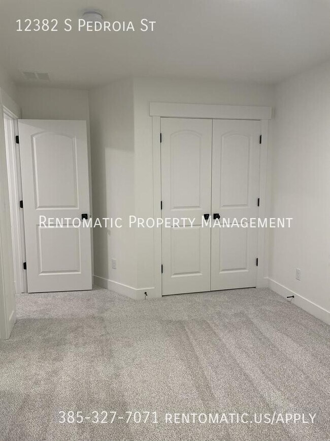 Building Photo - 12382 Pedroia St