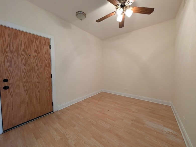 Building Photo - 4851 N Damen Ave