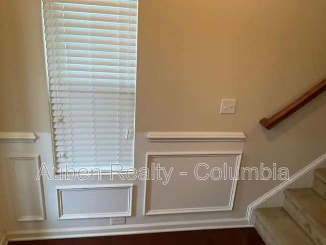 Building Photo - 204 Ashmore Ln