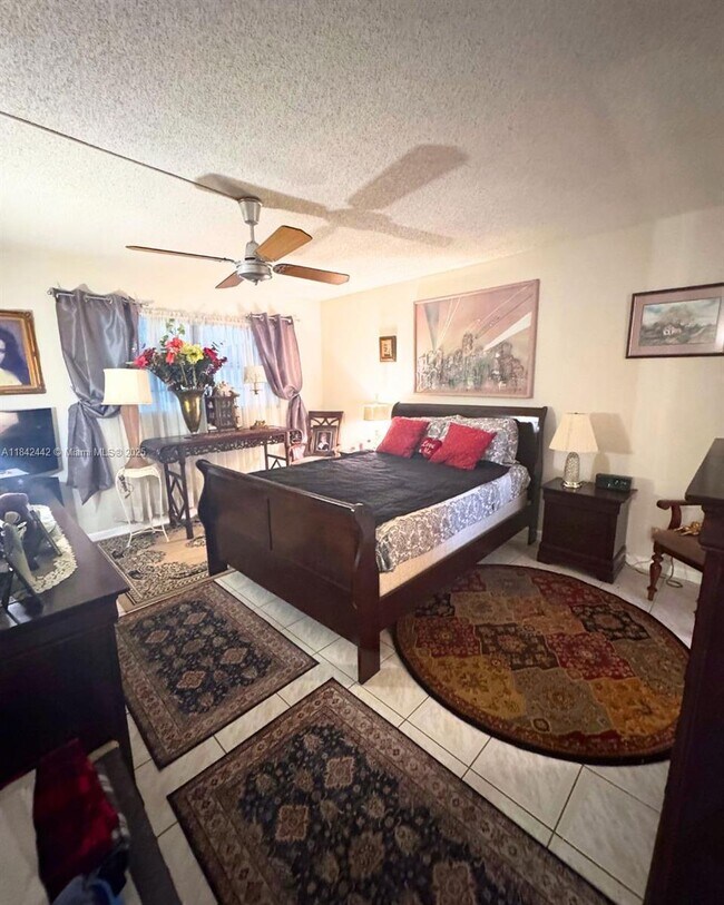 Building Photo - 7787 Golf Cir Dr