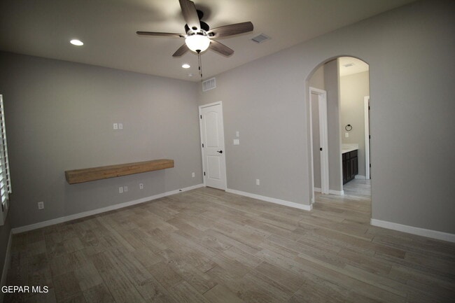 Building Photo - 509 Cedarwood Ave