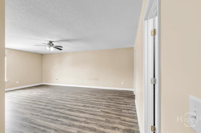 Building Photo - 256 Savannah Ln