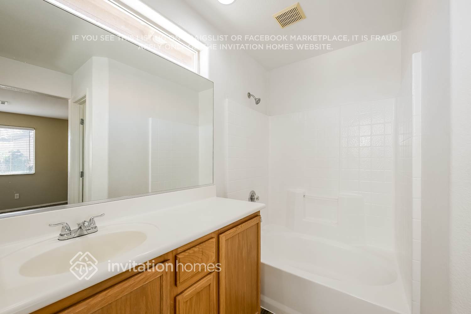 Building Photo - 942 Cantabria Heights Ave