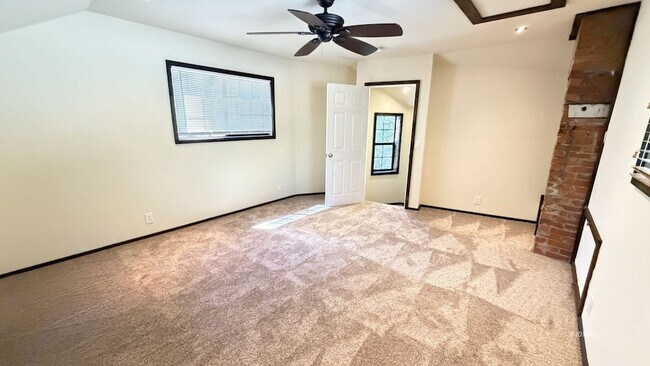 Building Photo - 54080 Pine Crest Ave