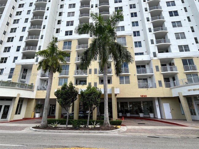 Building Photo - 1830 Radius Dr