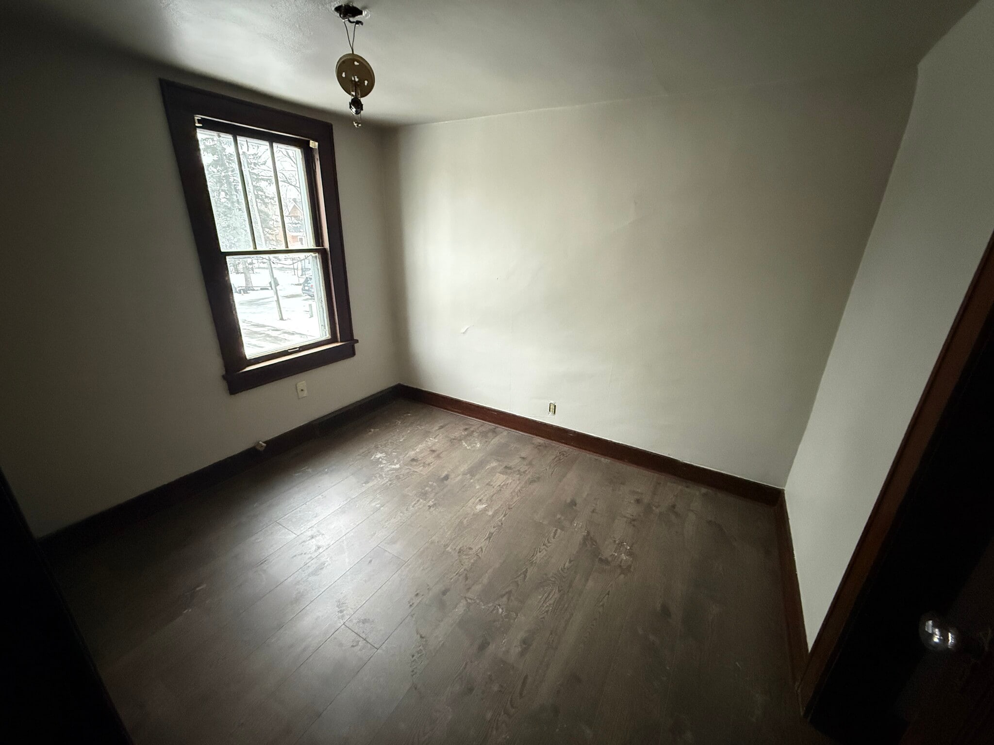 Building Photo - 818 N Van Buren St