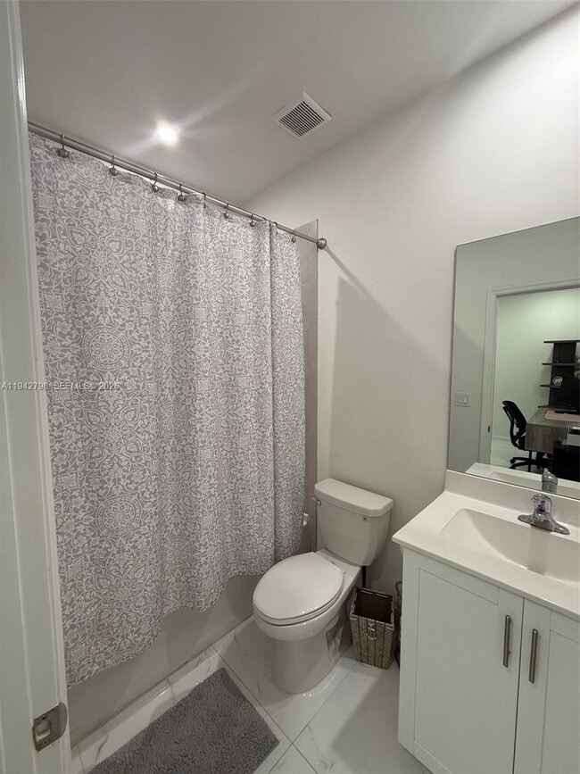 Building Photo - 21432 NE 2nd Path