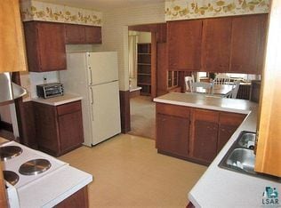 Kitchen - 1221 E 5th St