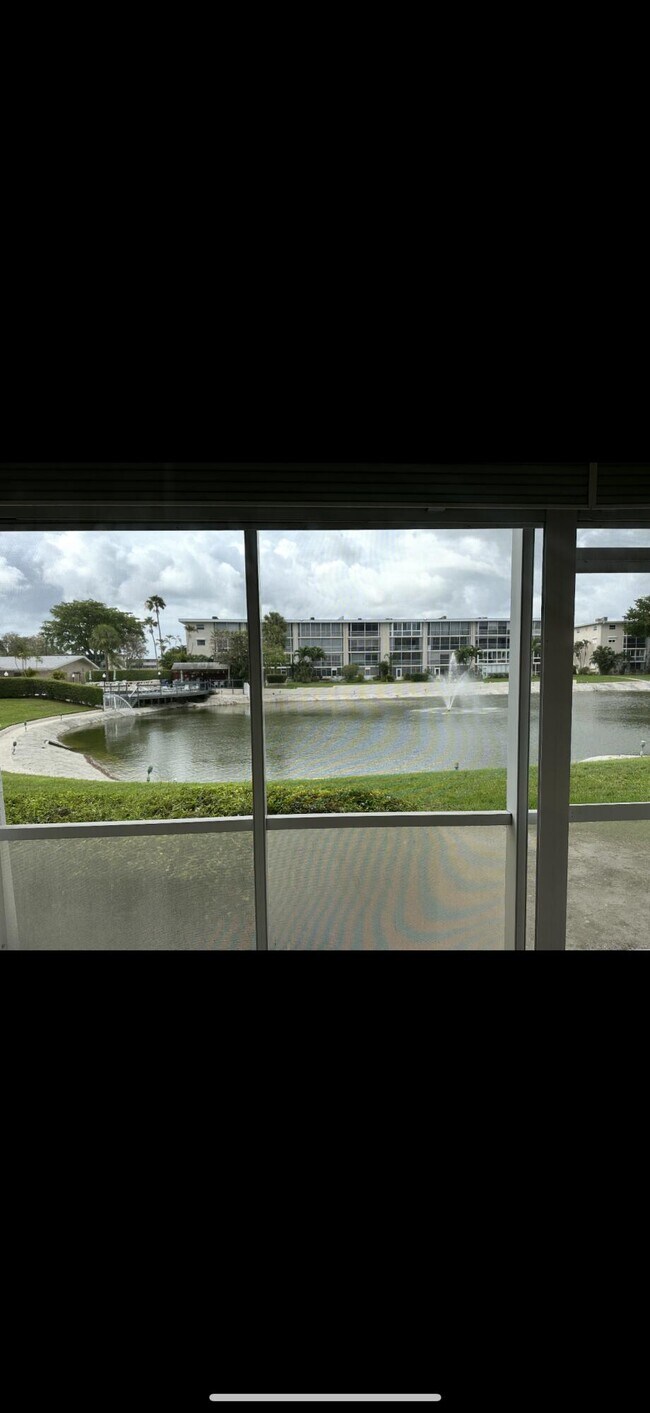 Building Photo - 2616 Garden Dr N