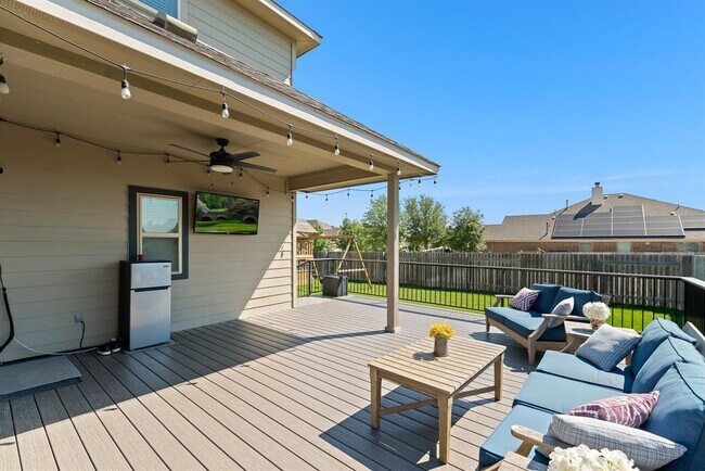 Building Photo - 112 Coral Bean Way
