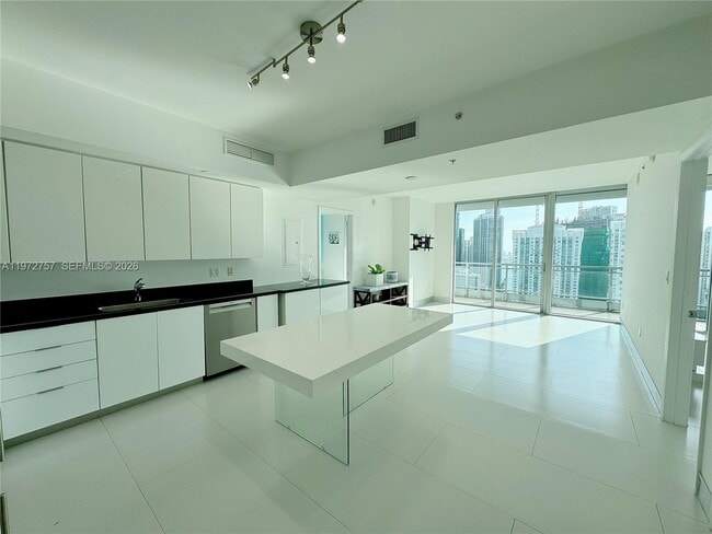 Building Photo - 92 SW 3rd St