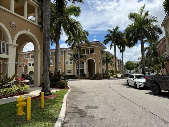 Building Photo - 8800 NW 107 Ct