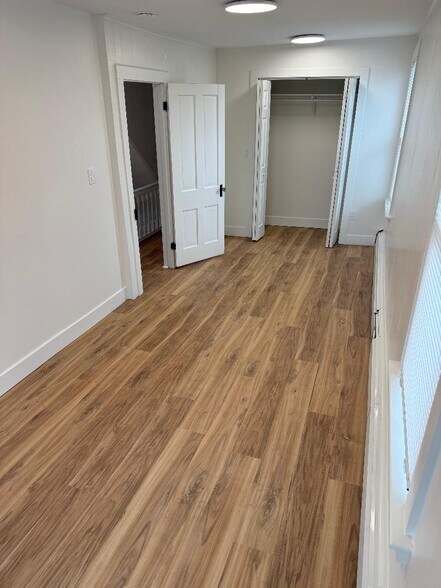 Building Photo - 924 N 5th St