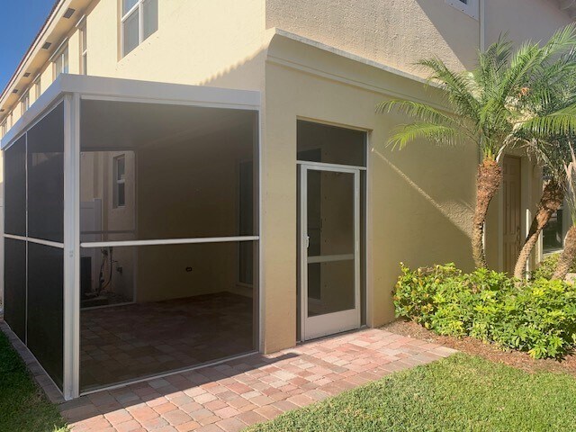 Building Photo - 9488 SW Merlin Ct