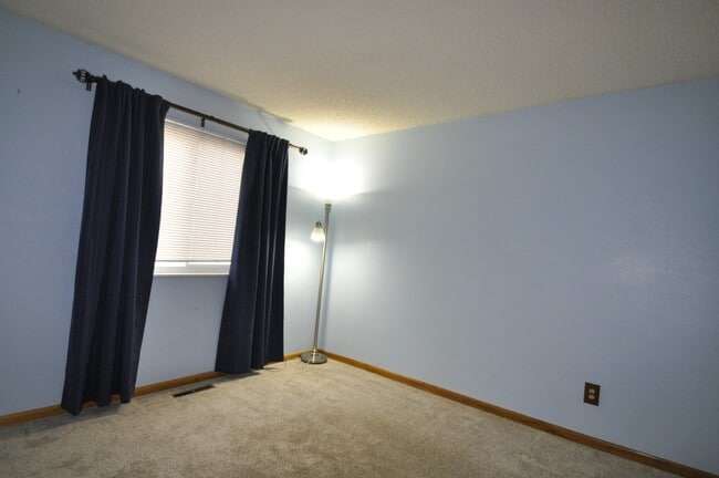 Building Photo - 7287 S Long Springs Butte