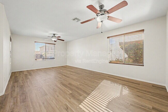 Building Photo - 6508 W Hilton Ave