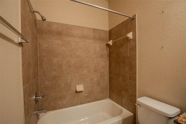 Building Photo - 111 Pinnacle Ridge Ct