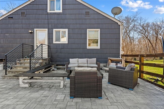 Building Photo - 44 Oakridge Rd