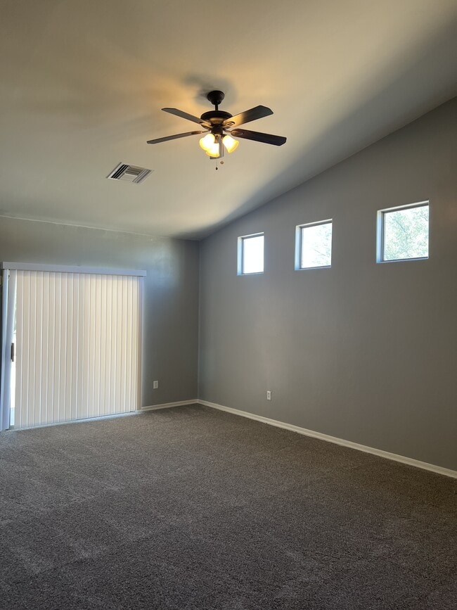 Building Photo - 10335 N Tall Cotton Dr