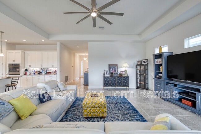 Building Photo - 394 Aquamarine Wy