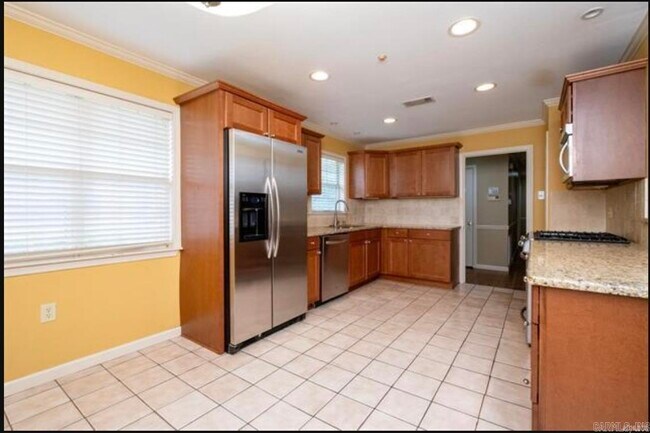 Building Photo - 32 Lenon Dr