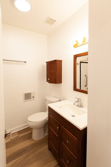 Building Photo - 1908 Constitution Ave NE