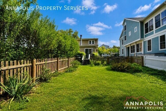 Building Photo - 424 First Street-