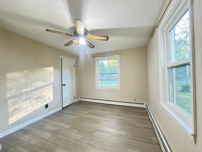 Building Photo - 135 S Pierce Rd