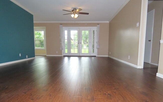 Building Photo - South Tyler! Lovely 3 Bedroom, 2 Bath Hous...