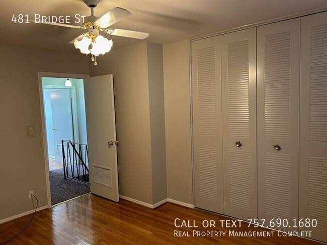 Building Photo - 2 BR, 1.5 BA, 1,028 SF townhouse located i...