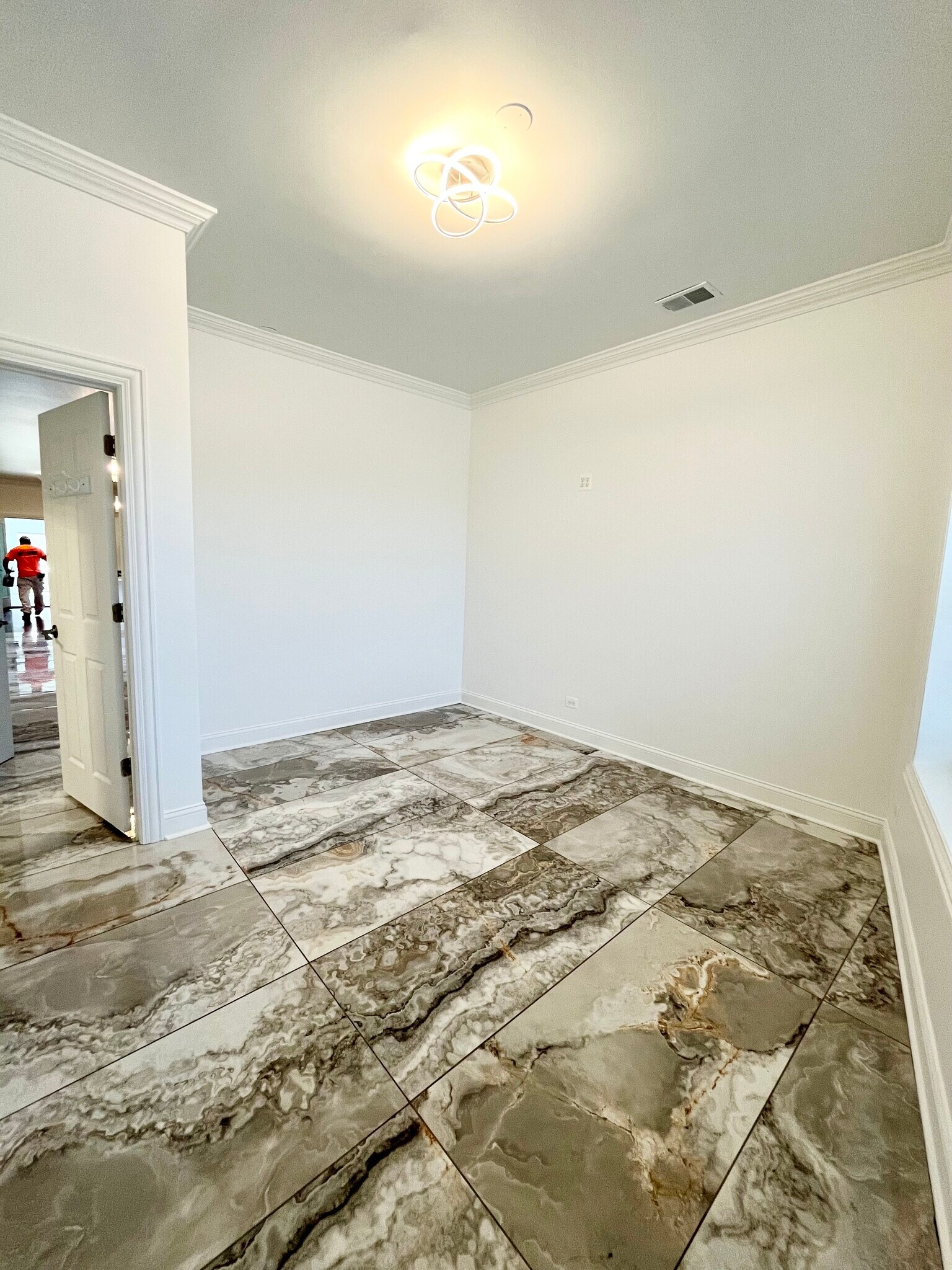 Building Photo - 6712 N Clark St