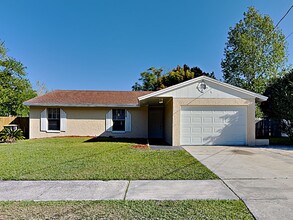 Building Photo - Coming Soon! 3 BR/2BA | Newly Renovated Single Family Home | 2-Car Garage Parking | In Jacksonville!