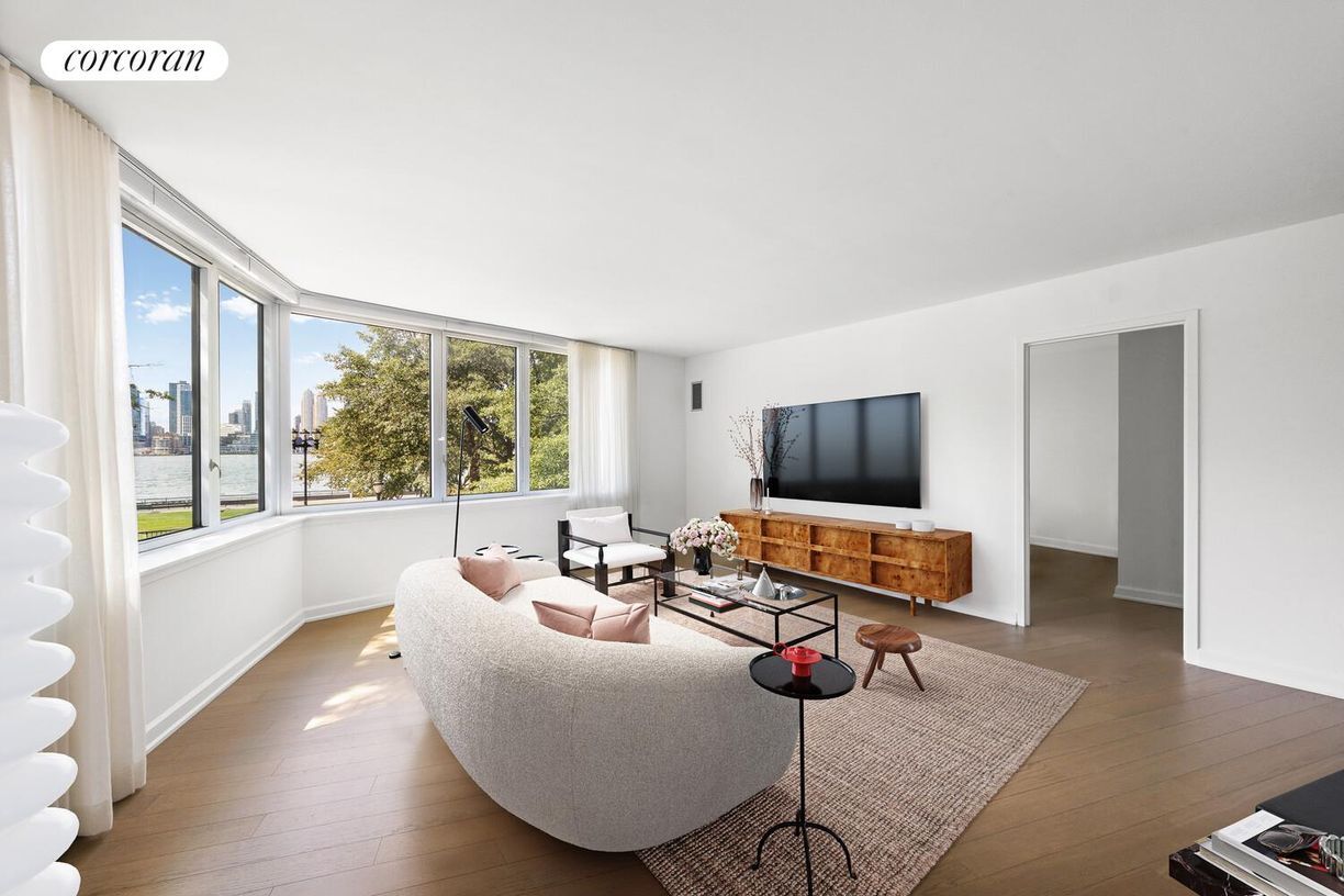 Building Photo - 20 River Ter.