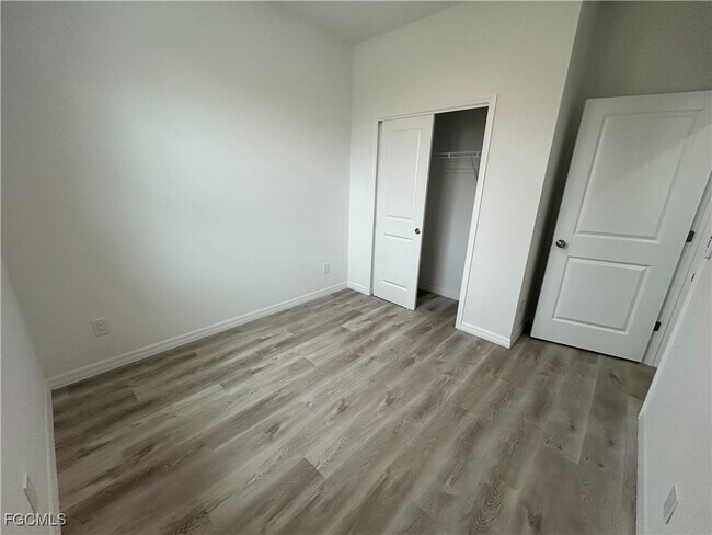 Building Photo - 451 Bell Blvd